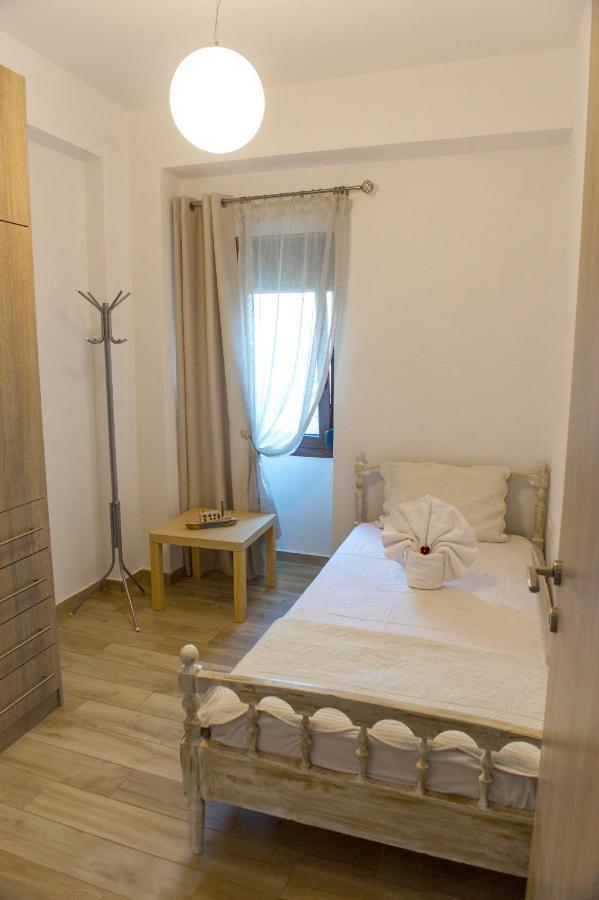 To Petrino Holidays House Metagkitsi Buitenkant foto