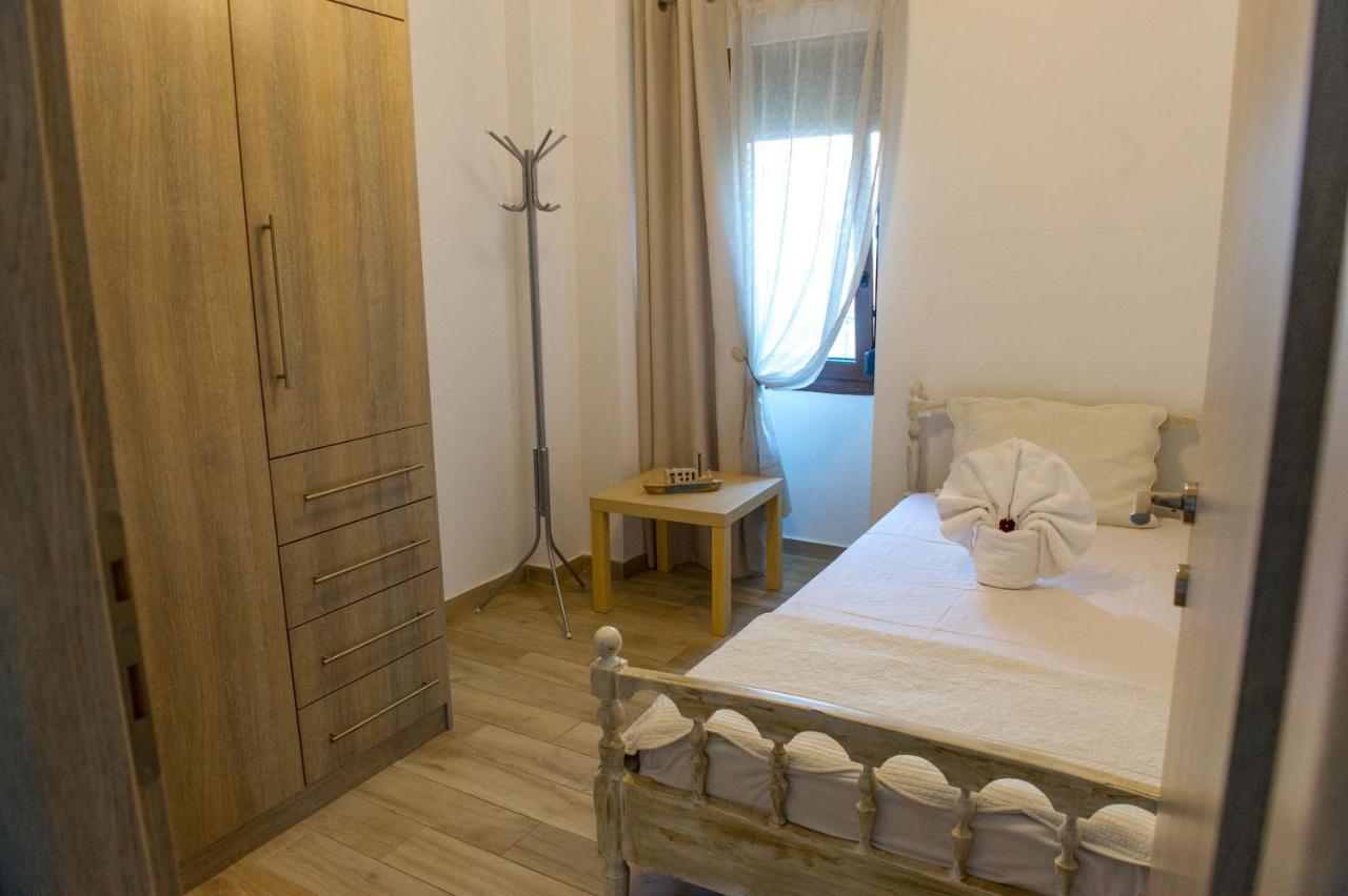 To Petrino Holidays House Metagkitsi Buitenkant foto