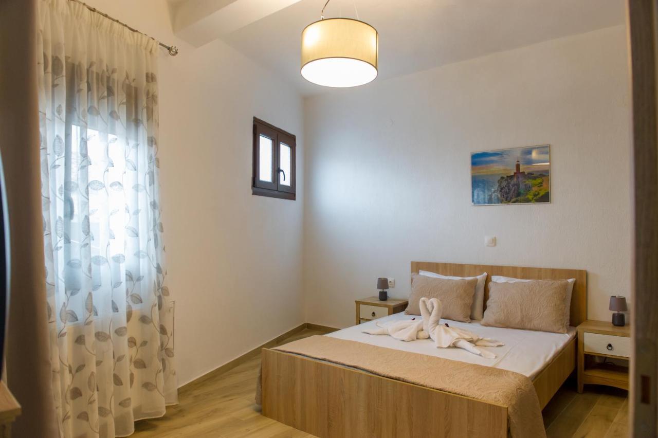 To Petrino Holidays House Metagkitsi Buitenkant foto